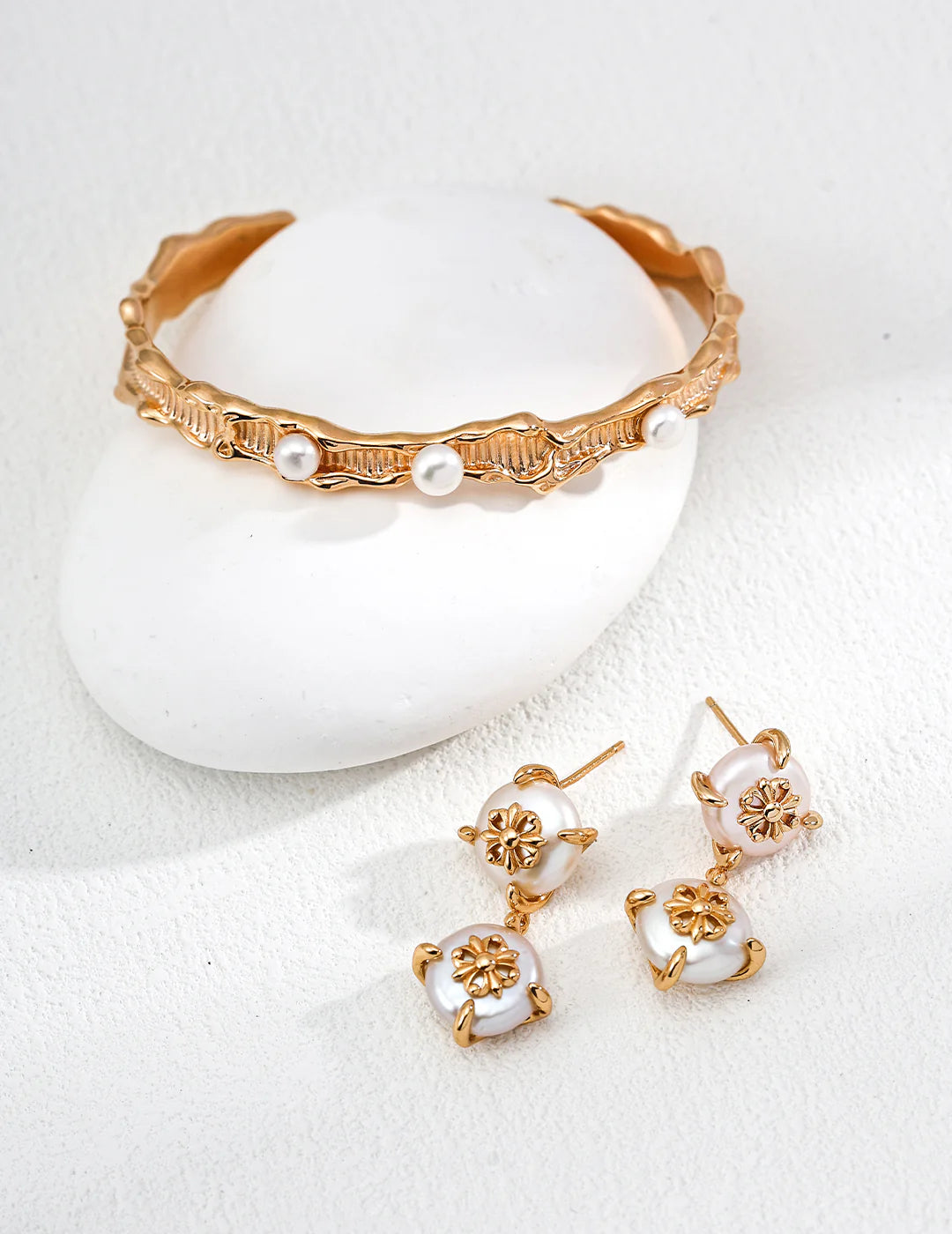 Baroque Gothic Iris Pearl Drop Earrings