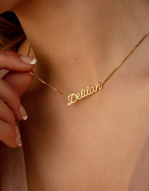 Load image into Gallery viewer, Personalized Gold Nameplate Necklace for Women with Box Chain - Ideal Birthday Gift for Best Friends, Customizable Font Options, 2023
