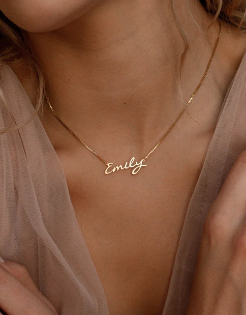 Load image into Gallery viewer, Personalized Gold Nameplate Necklace for Women with Box Chain - Ideal Birthday Gift for Best Friends, Customizable Font Options, 2023
